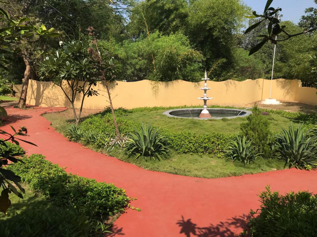 Baaz Jungle Resort Khawasa Exterior photo